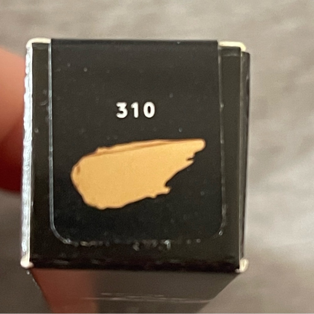 Fenty 310 Pro Filt'r Instant Retouch Concealer - Picture 5 of 5